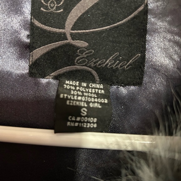 Ezekiel juniors size small Plaid Coat with Faux Fur Trim - Picture 4 of 4